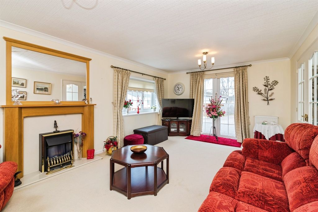 Property photo 3 of 18