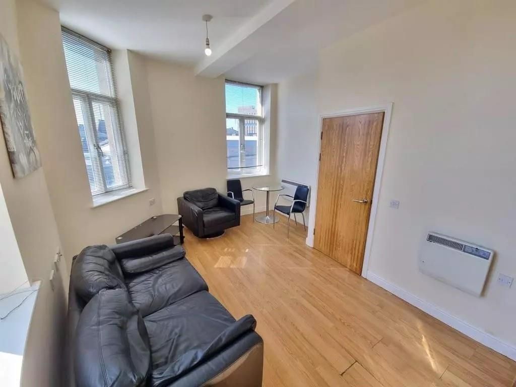 Property photo 2 of 4 Lounge Angle
