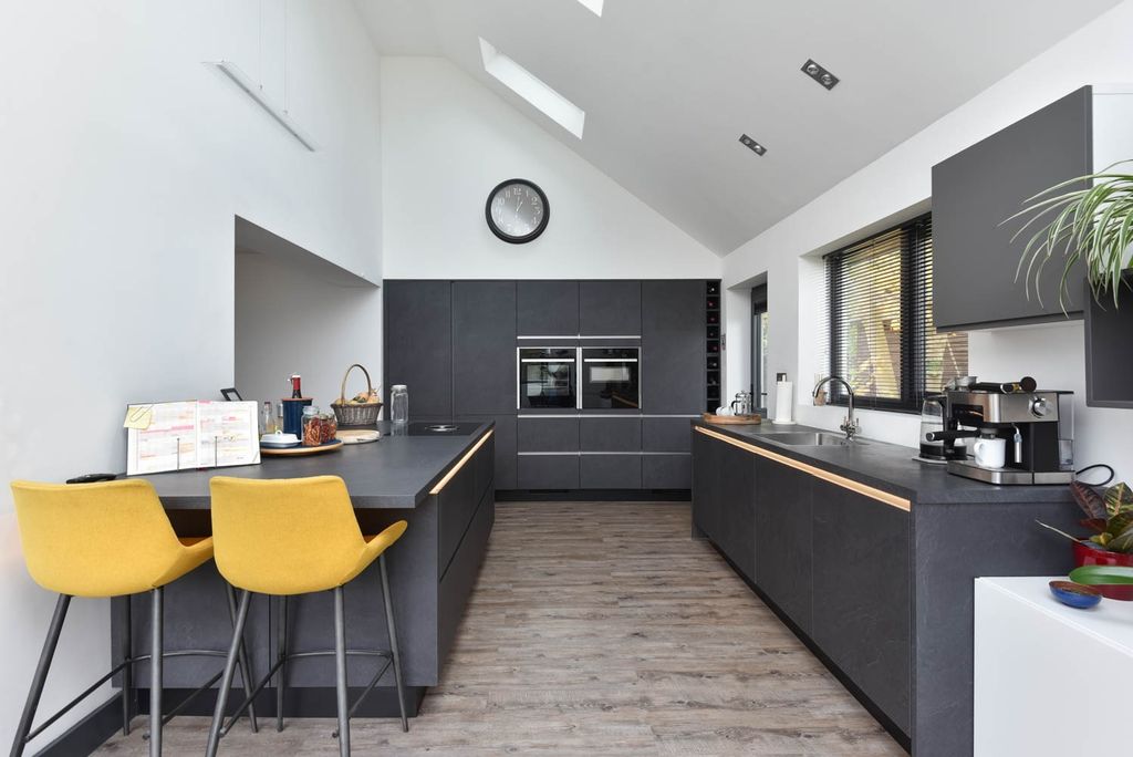 Property photo 3 of 25 5228027