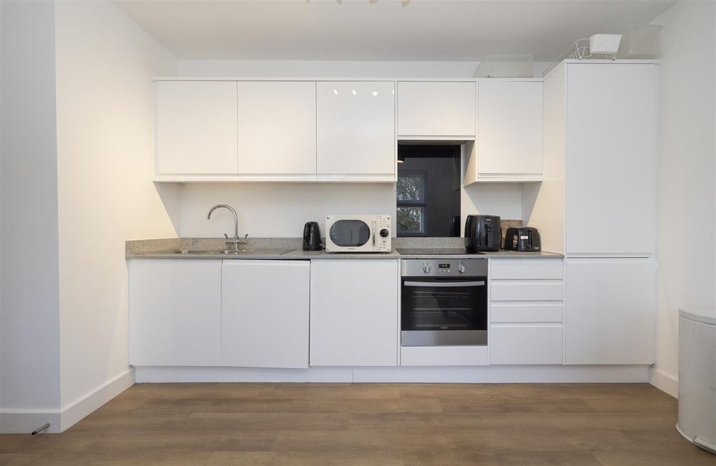 Property photo 3 of 11 Coopers Estate Agents