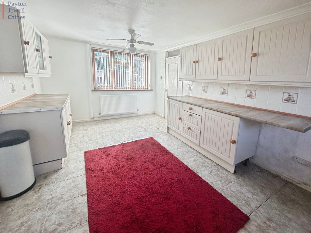 Property photo 3 of 17 Kitchen-Diner