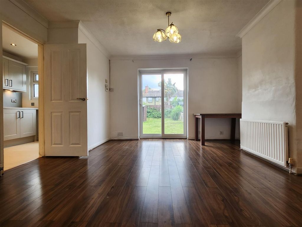 Property photo 3 of 13 Din.Jpg
