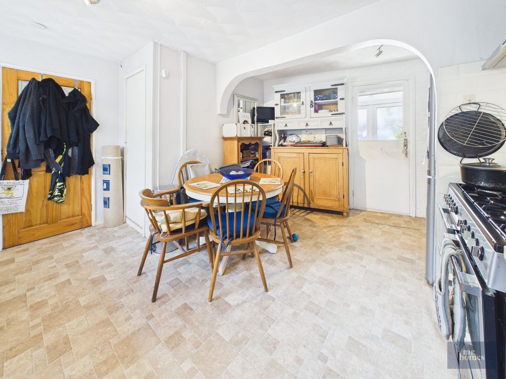 Property photo 3 of 50