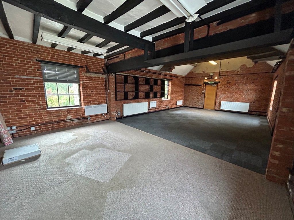 Property photo 3 of 6 Photo 6