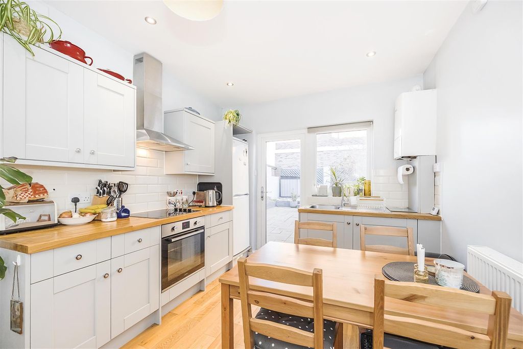 Property photo 3 of 14 3