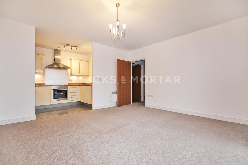 Property photo 1 of 5 Aqr8Ykac2Xvubh4I.Jpg