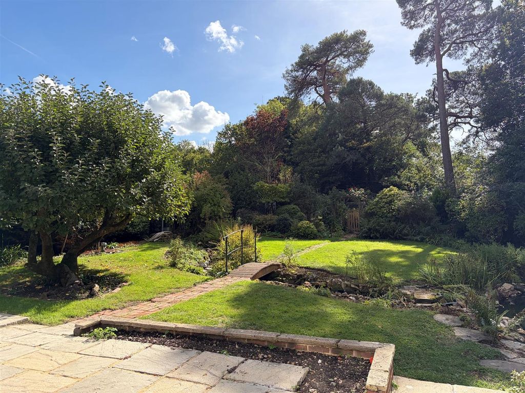 Property photo 2 of 16 Garden.Jpg