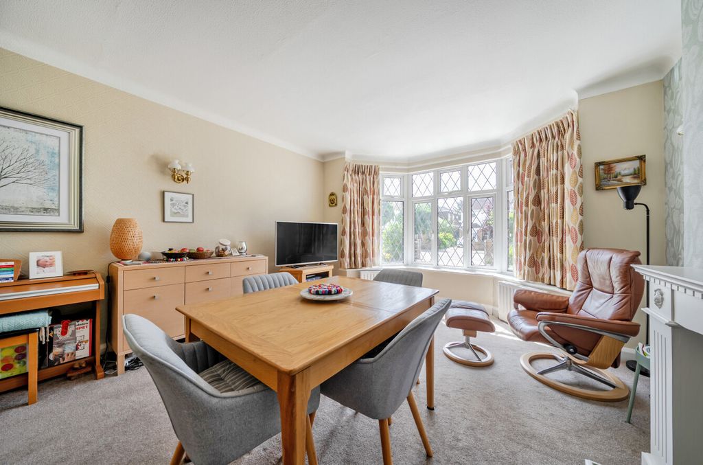 Property photo 3 of 17 1471612-16-6A27Ef...