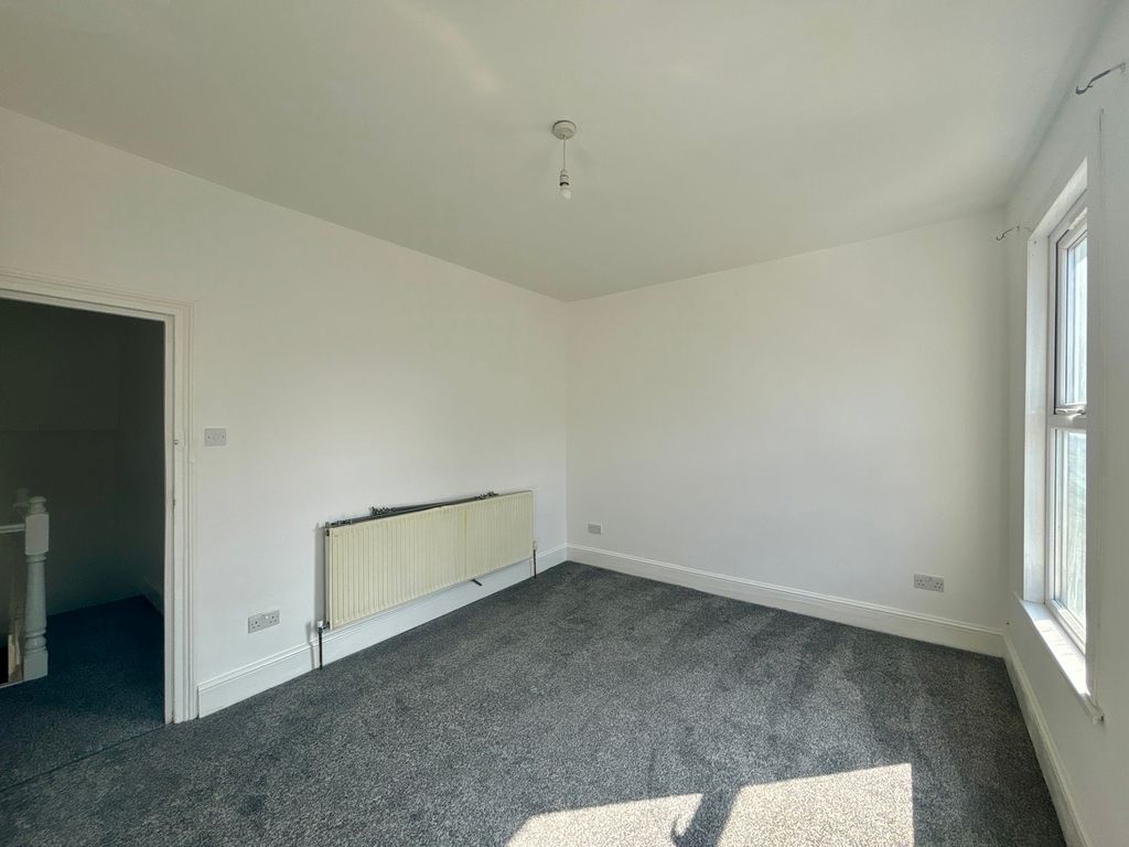Property photo 3 of 8 Photograph