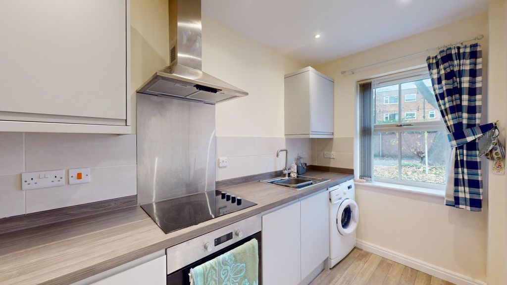 Property photo 2 of 16 3688335