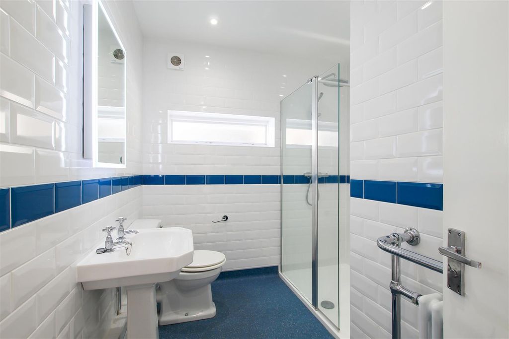 Additional image 8 of 6 bed town house to rentTenison Road, Cambridge CB1