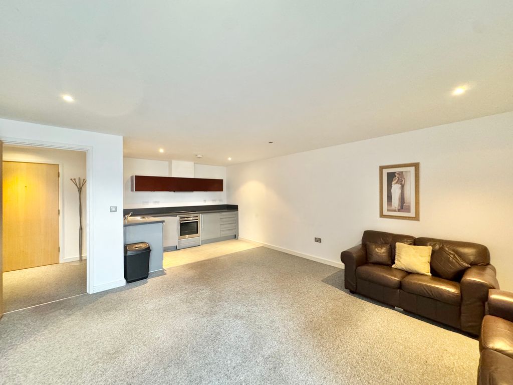 Property photo 2 of 11 Living Room