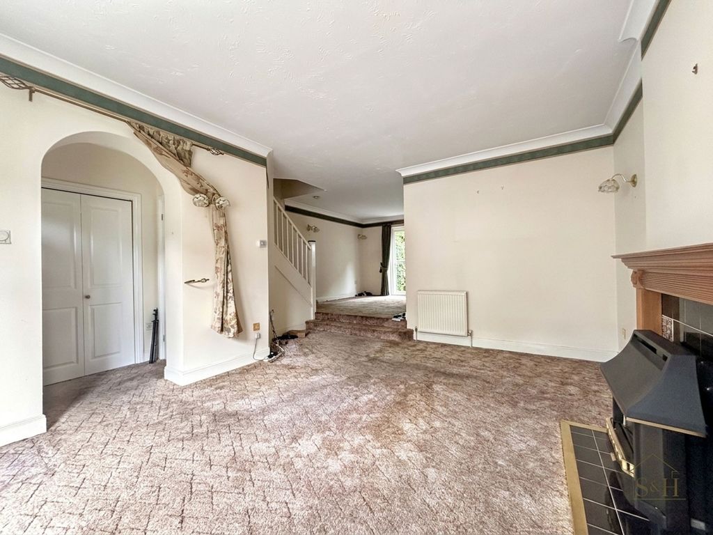 Property photo 3 of 13