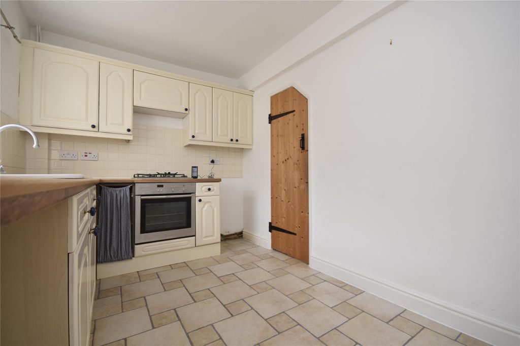 Property photo 3 of 13 Kitchen