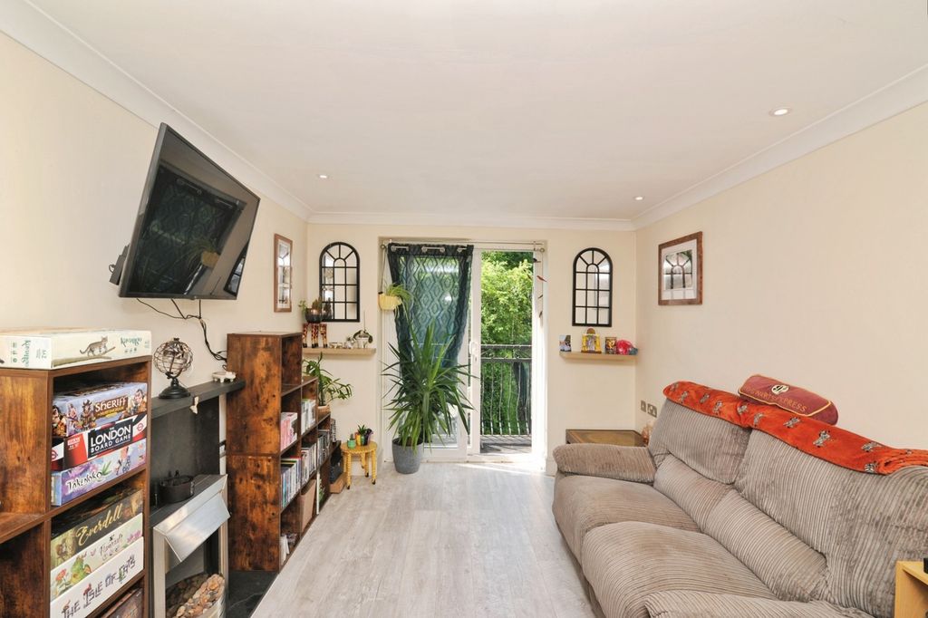 Property photo 2 of 27 Pbox-Img.Jpg