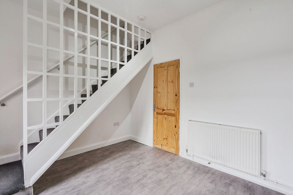 Property photo 3 of 20 Pbox-Img.Jpg