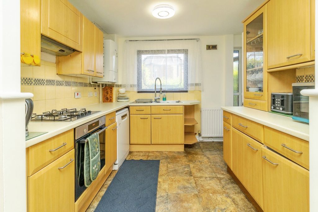 Property photo 3 of 20 Pbox-Img.Jpg