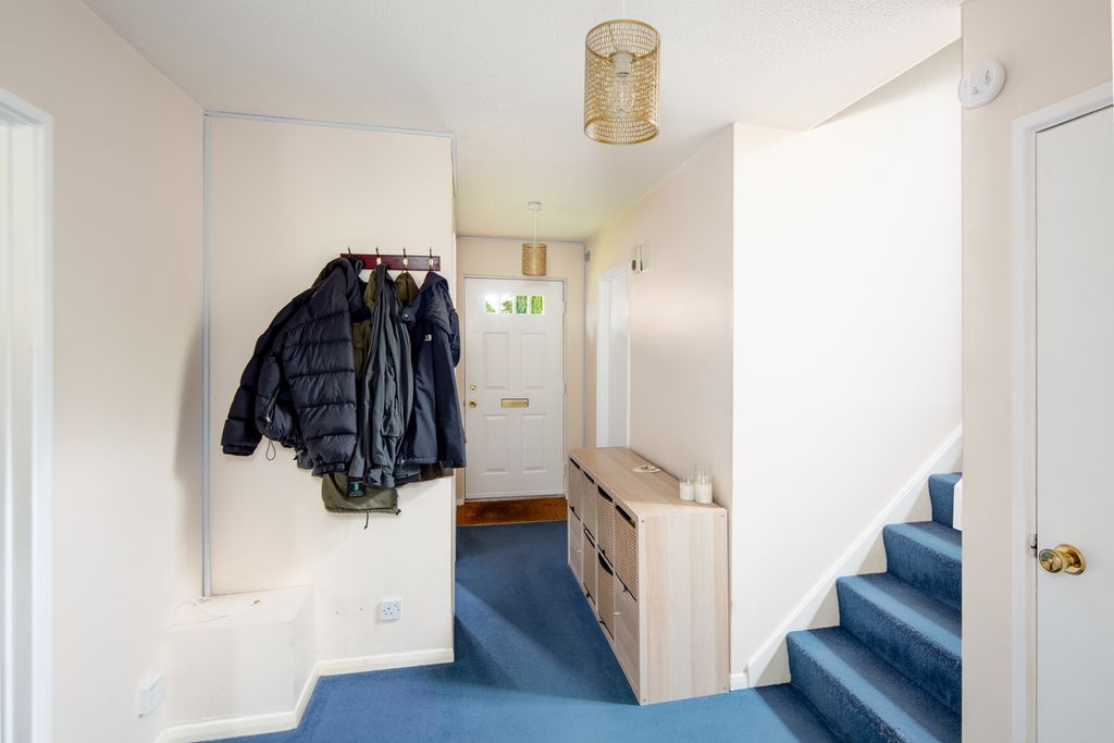 Property photo 2 of 28 Entrance Hall