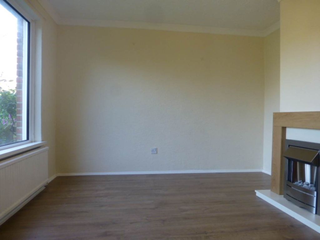 Property photo 3 of 10 Lounge