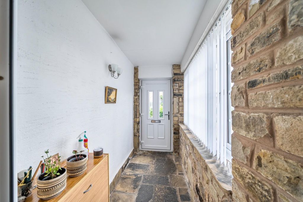 Property photo 2 of 21 Life Style Vestibule.Jpg
