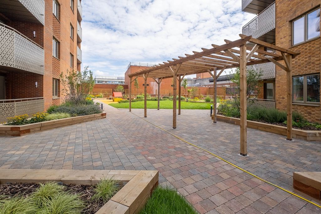 Property photo 3 of 9 106-Foundry-House...