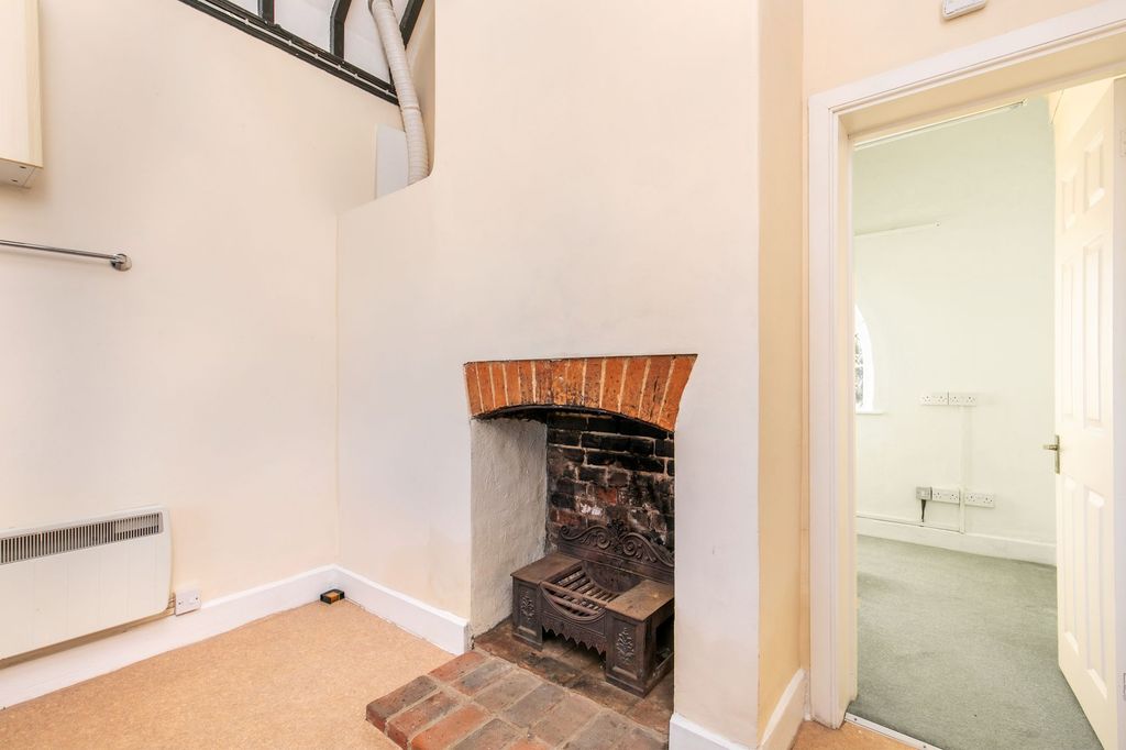 Property photo 3 of 6