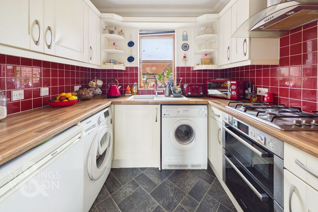 Property photo 3 of 14