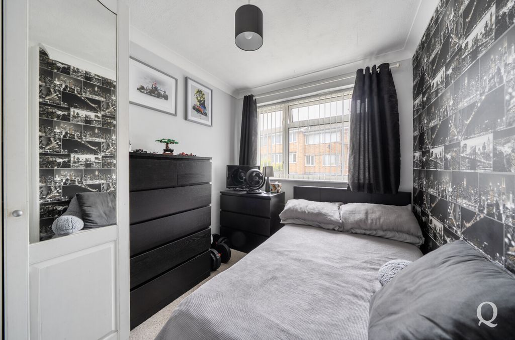 Property photo 3 of 20 0Fda7F7A-c6F7-49B...