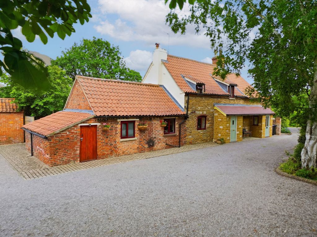 Property photo 1 of 45