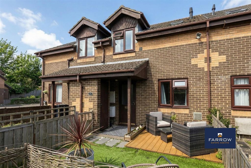 Property photo 1 of 20 Front