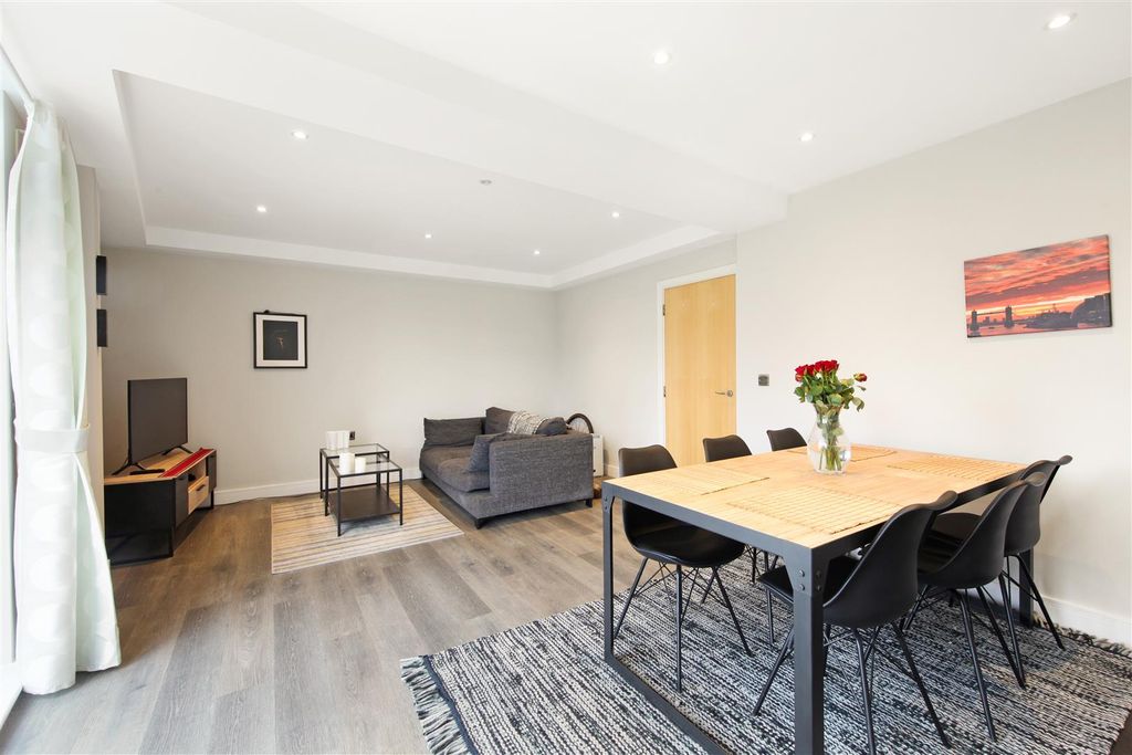 Property photo 3 of 17 Kingswood Court - Bkbprjd3Xmcq29Rghuu9.Jpg