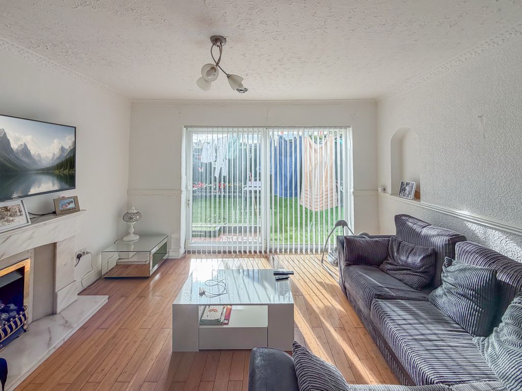 Property photo 2 of 20