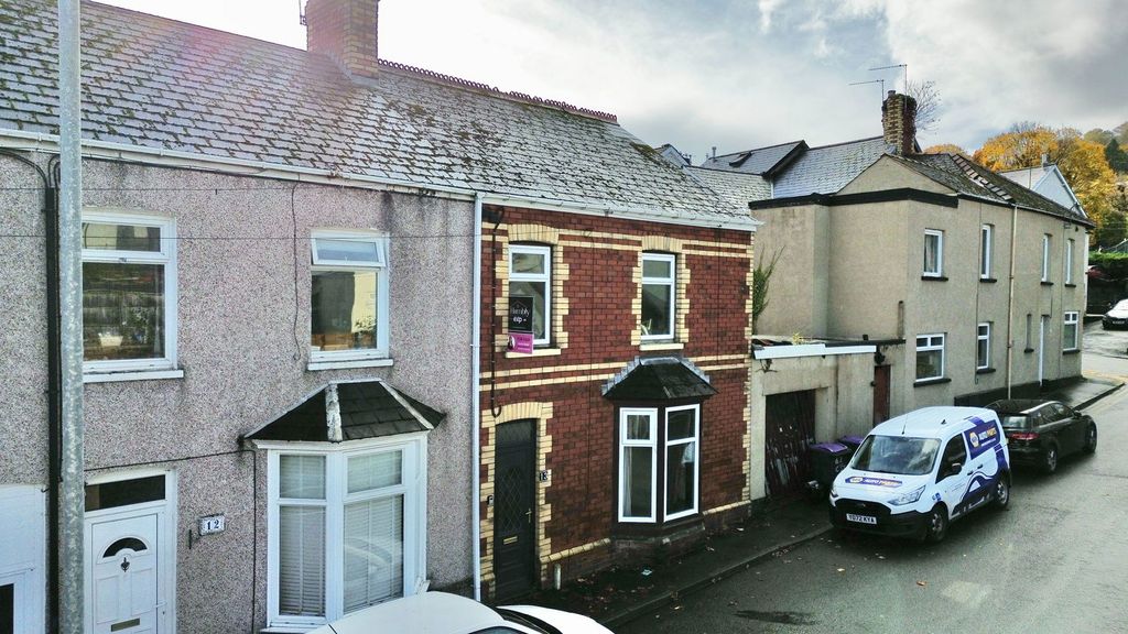 Property photo 2 of 19