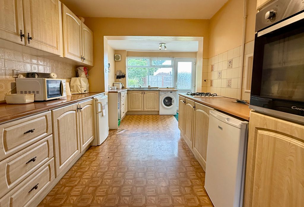 Property photo 3 of 17 Img_2701