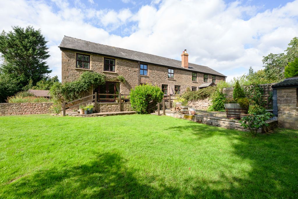 Property photo 1 of 33 Little Treddow-47