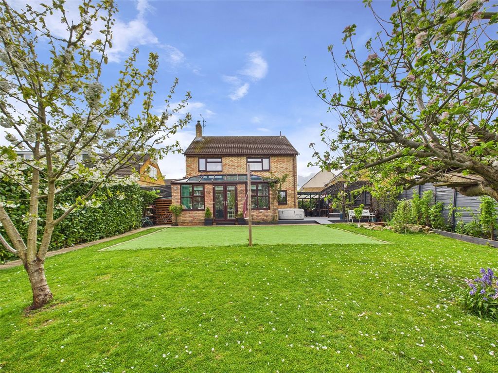 Property photo 2 of 32 Picture No. 35