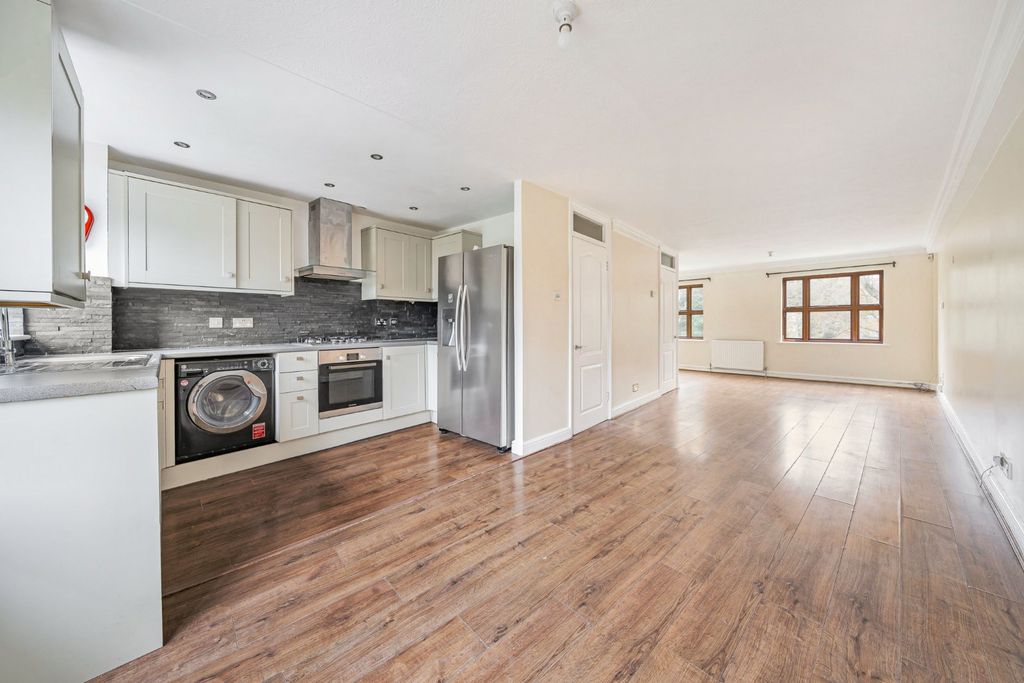 Property photo 3 of 16 Picture No. 05