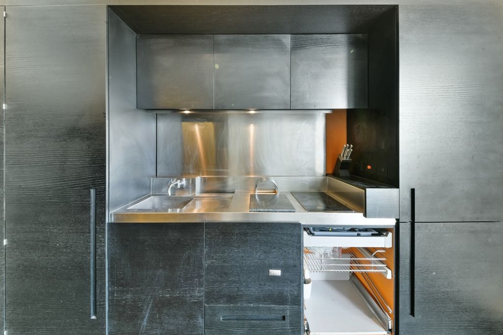 Property photo 3 of 10 Kitchen
