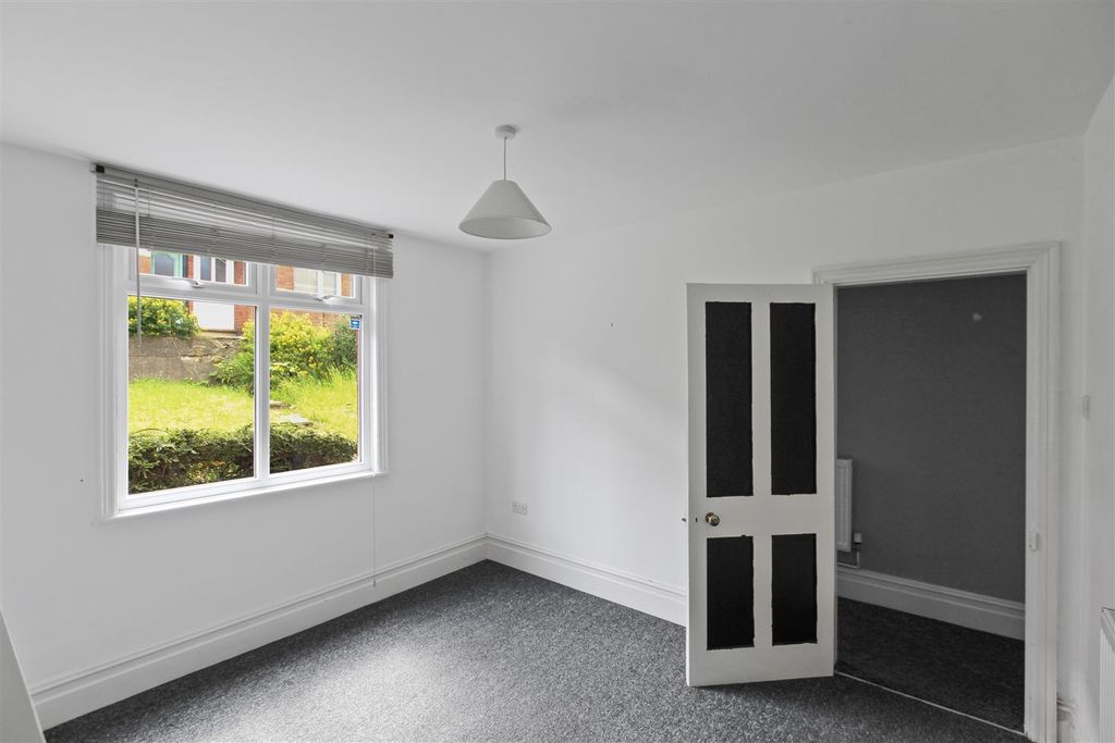 Property photo 3 of 14 Brook Terrace (1).Jpg