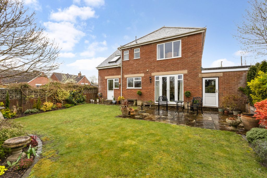 Property photo 2 of 14