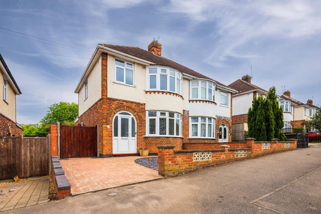 Property photo 1 of 30 Wheatley Avenue Web_Ready-40.Jpg