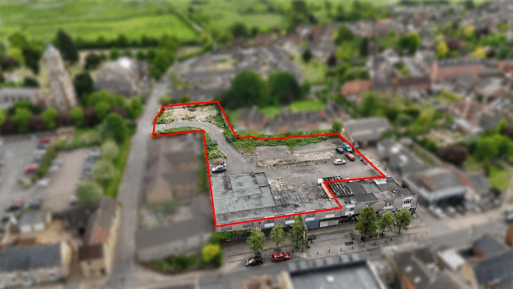 Property photo 1 of 14 Blurred Red Line.Png