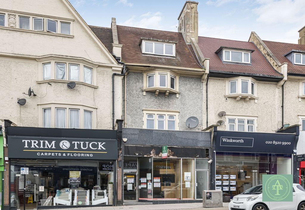 Property photo 1 of 32 Mixed Use Commercial And Six Bedroom Flat Above