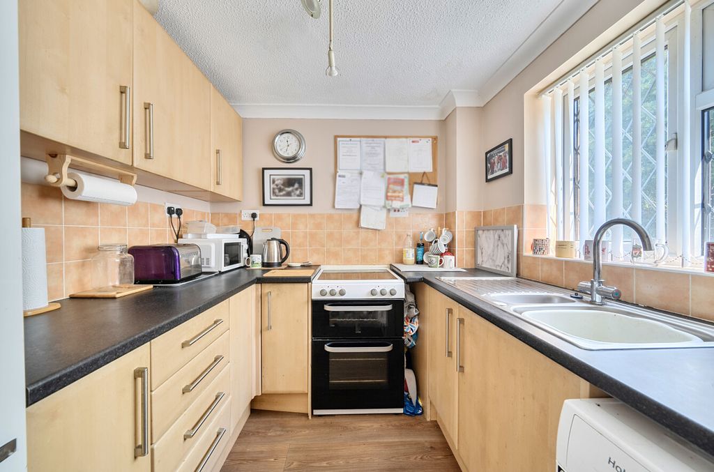 Property photo 3 of 12 150420510