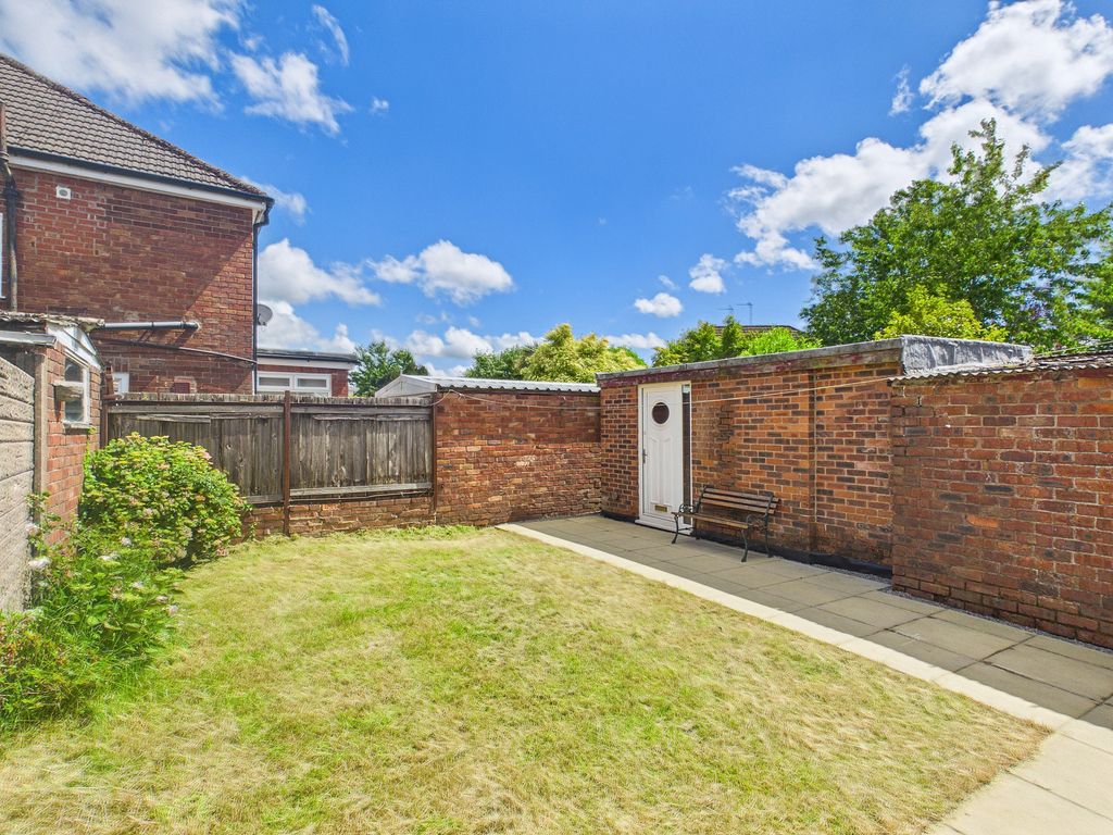 Property photo 2 of 27