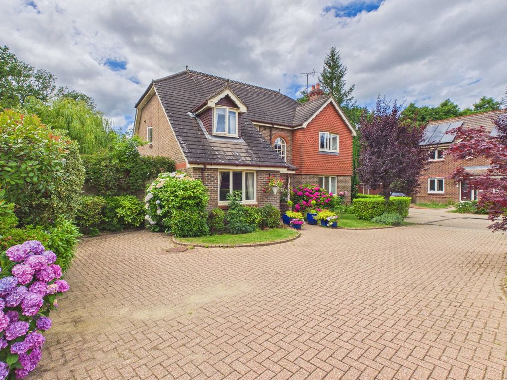 Property photo 1 of 27