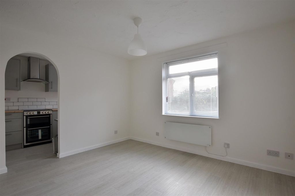 Property photo 2 of 6 Dsc_6338.Jpg