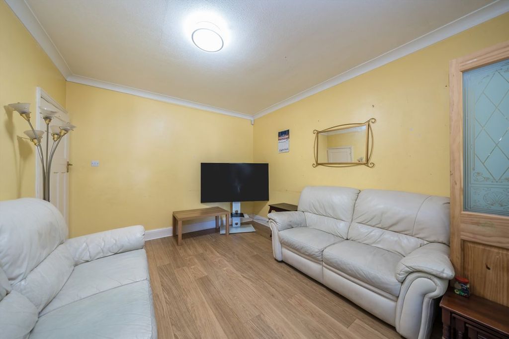 Property photo 2 of 5