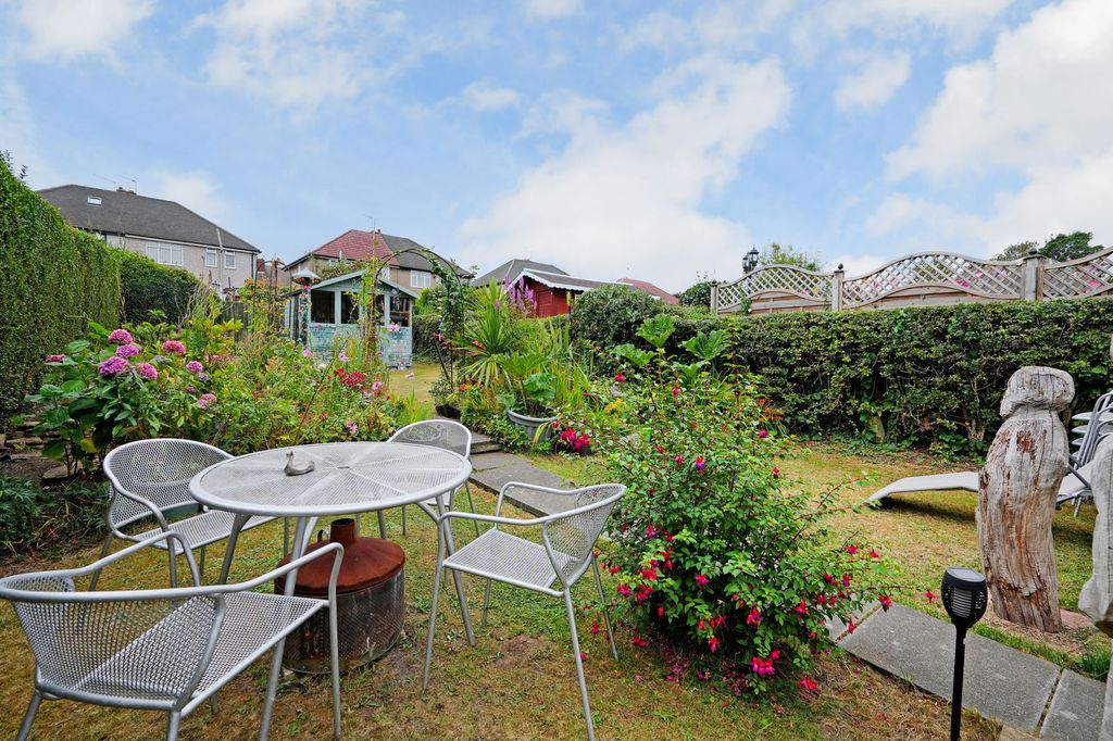 Property photo 2 of 22