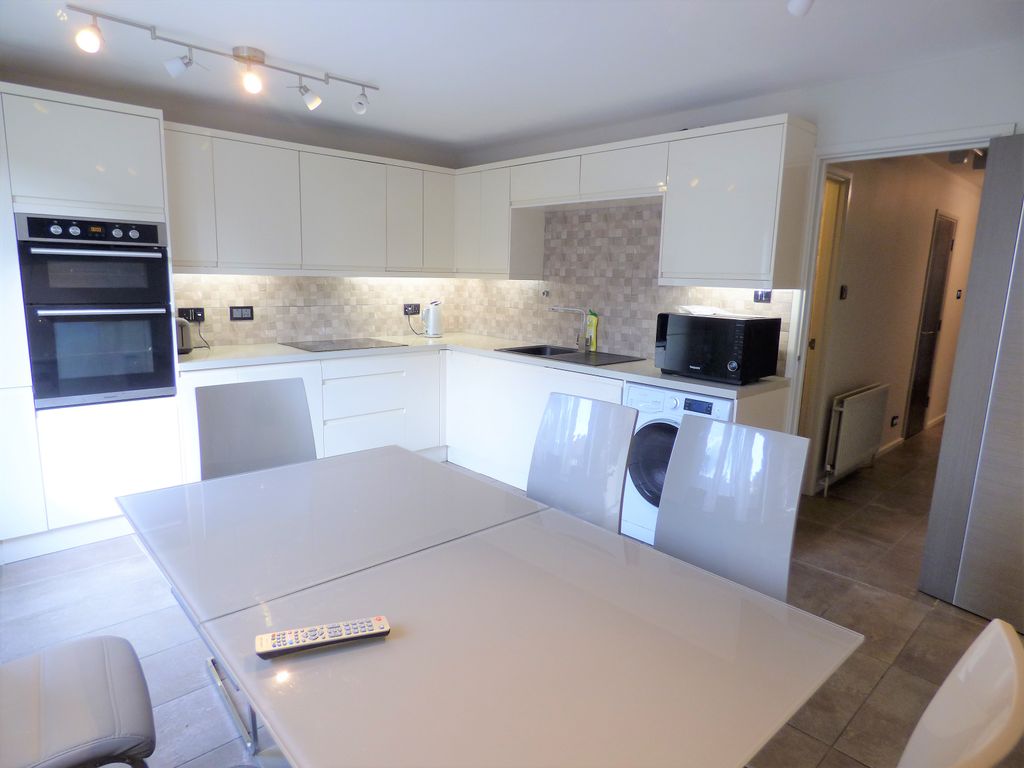 Property photo 3 of 40